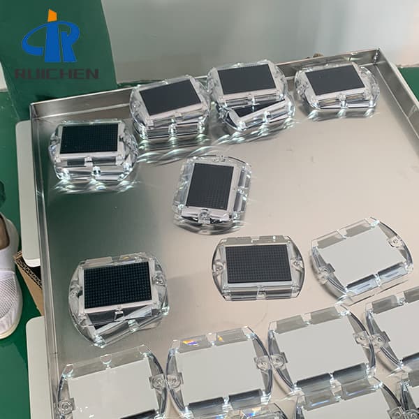<h3>RUICHEN LED Road Studs Are Installed In South Africa--RUICHEN </h3>
